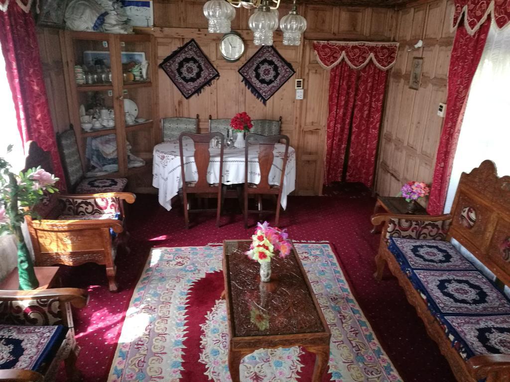 House Boat Hardy Palace Срінагар Екстер'єр фото